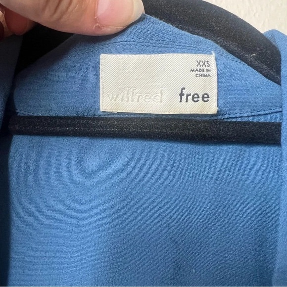 Aritzia Wilfred Collared Button Down Tank Top - Picture 4 of 5